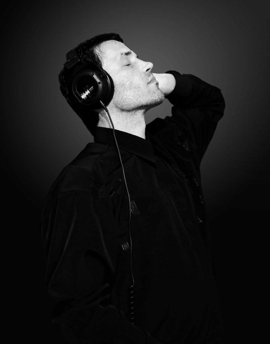 Hi-Fi Headphones by Vornveil - retro punk street accessories